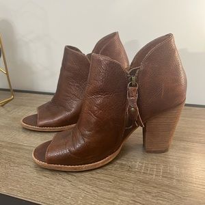PRICE DROP!! Gently used size 8.5 MIA faux brown leather ankle booties